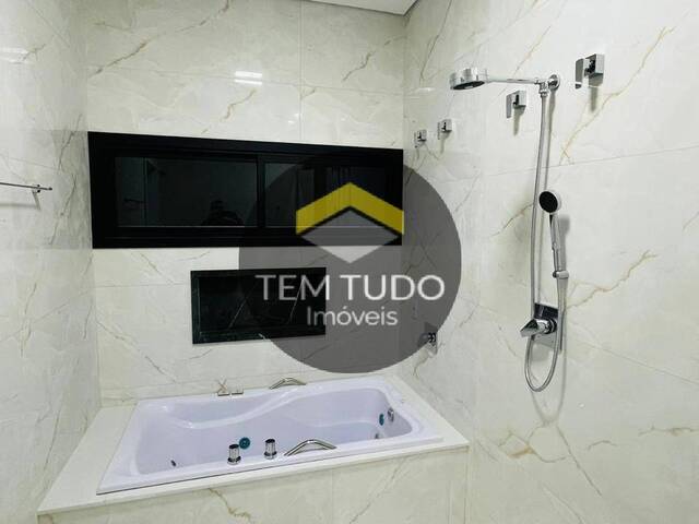 #102 - CASA EM CONDOMINIO para Venda em Bauru - SP